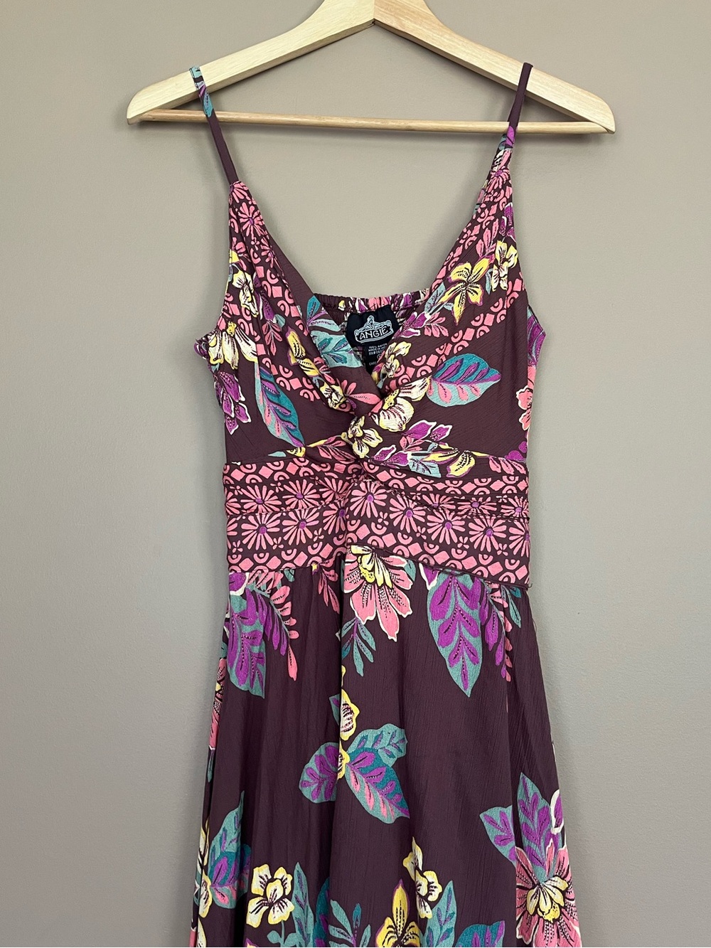 {Angie} Floral Sleeveless Twist-Front Midi Dress with Handkerchief Hem - Large - Picture 2 of 10